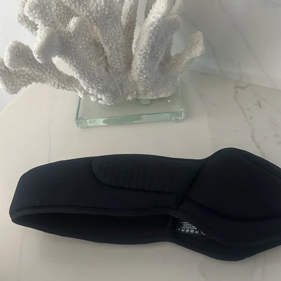 Storelli Black ice skating Headband. Size 4. - Picture 3 of 3